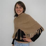 H�ndstrikket halv�ben alpaca poncho med frynser