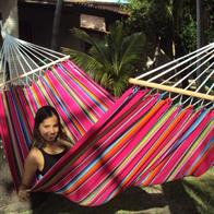 Stofhængekøje med 80 cm rundstokke farverigt stof