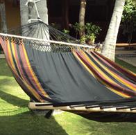 Rio Preto Stof-hængekøje med udbredte rundstokke på 140 cm